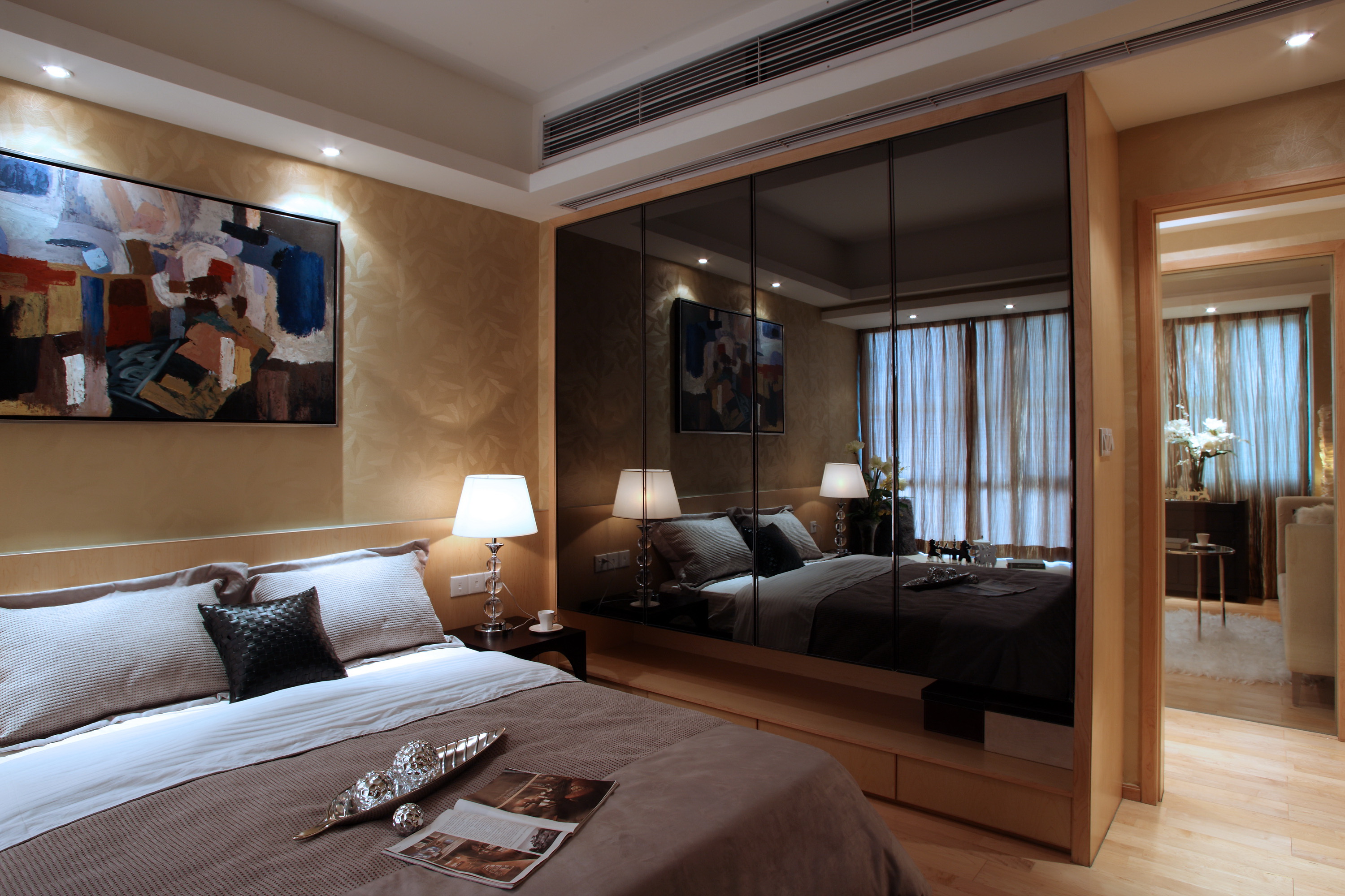 现代 卧室图片来自今朝装饰小阳在166平现代 圆的世界 拉伸的空间的分享