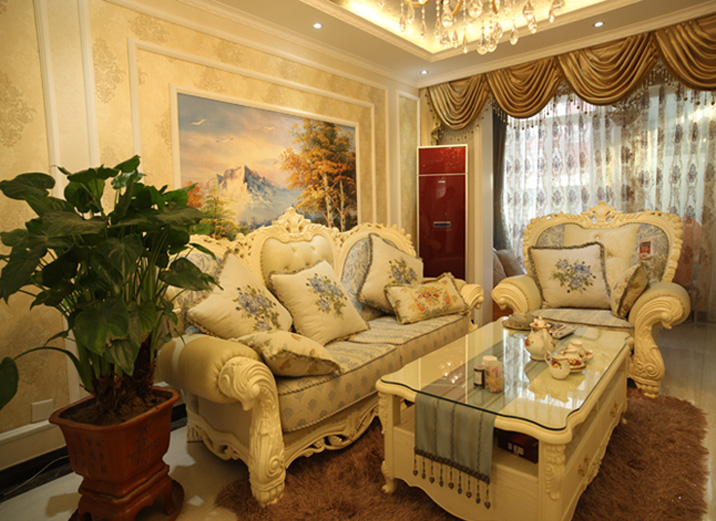 二居 欧式 收纳 旧房改造 80后 客厅图片来自陈珏玮在100平二房欧式装修柔和的色彩的分享