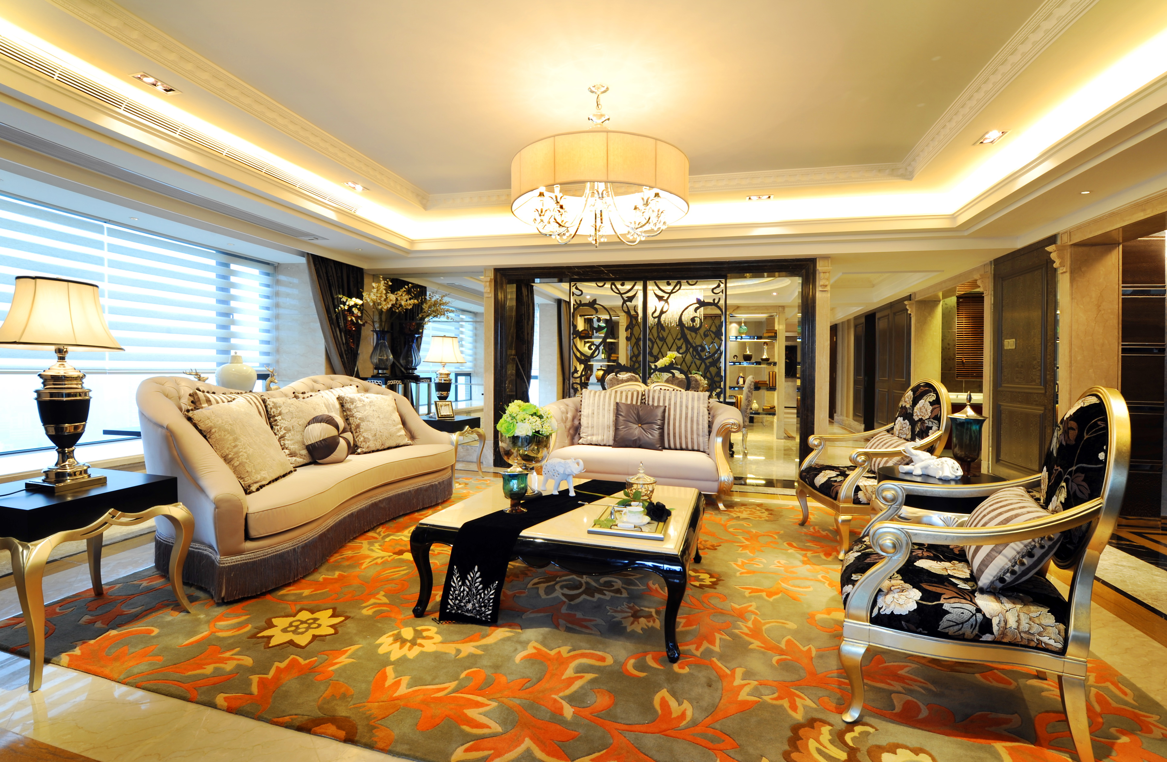 欧式 三居 装修设计 客厅图片来自香港古兰装饰-成都在高大上的欧式风格的分享