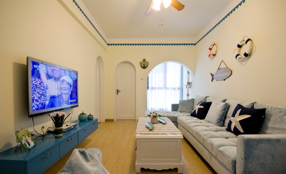 客厅图片来自家装大管家在80平地中海风格 海边浪漫带回家的分享