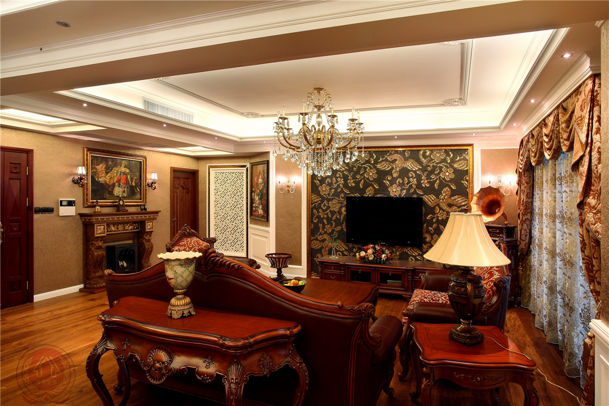 欧式 新古典 混搭 典雅 简约 时尚 三居 客厅图片来自装修小管家在典雅时尚欧式古典的分享