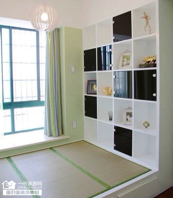 一号家居网 现代简约 二居 80后 卧室图片来自武汉一号家居在89平现代简约二居室的分享