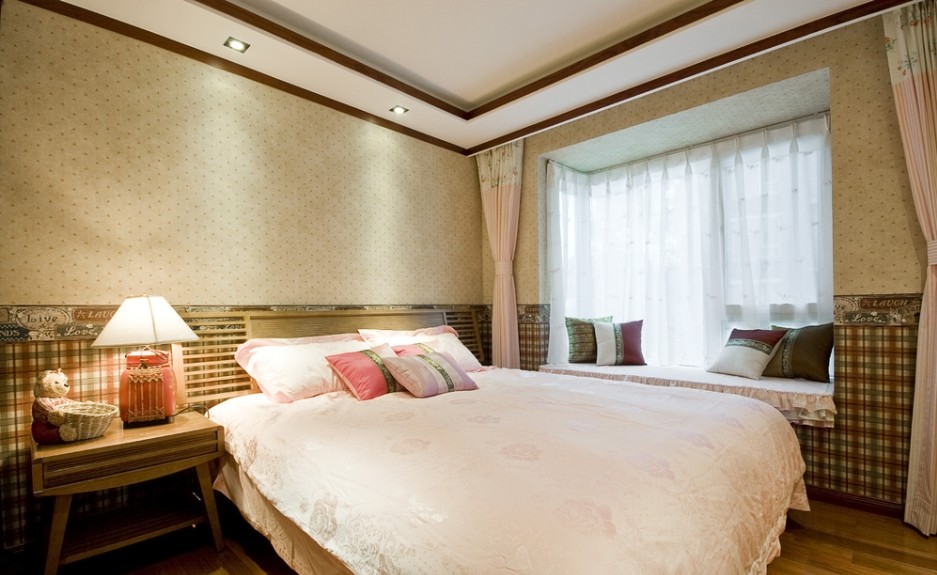 卧室图片来自家装大管家在90平东南亚居 古朴饰物民族风的分享