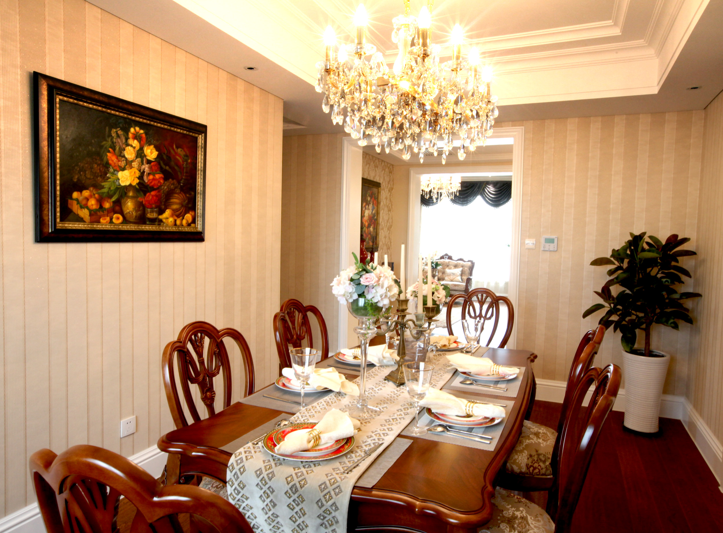 客厅 卧室 餐厅图片来自用户aw9viwnxa2在金成府-古典的分享