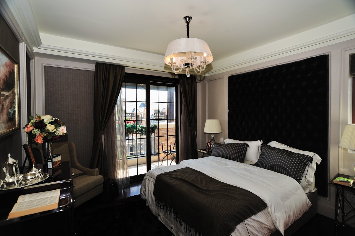 卧室图片来自成都龙发装饰公司在鹭湖宫七区 现代黑白灰的分享