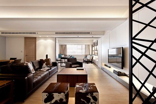 混搭 黑白 三居 大空间 客厅图片来自铜雀装饰设计在150平，黑白混搭简约时尚的分享
