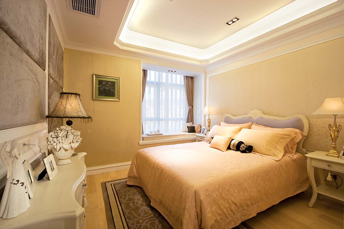 卧室图片来自成都龙发装饰公司在龙湖世纪峰景 简约风格设计的分享