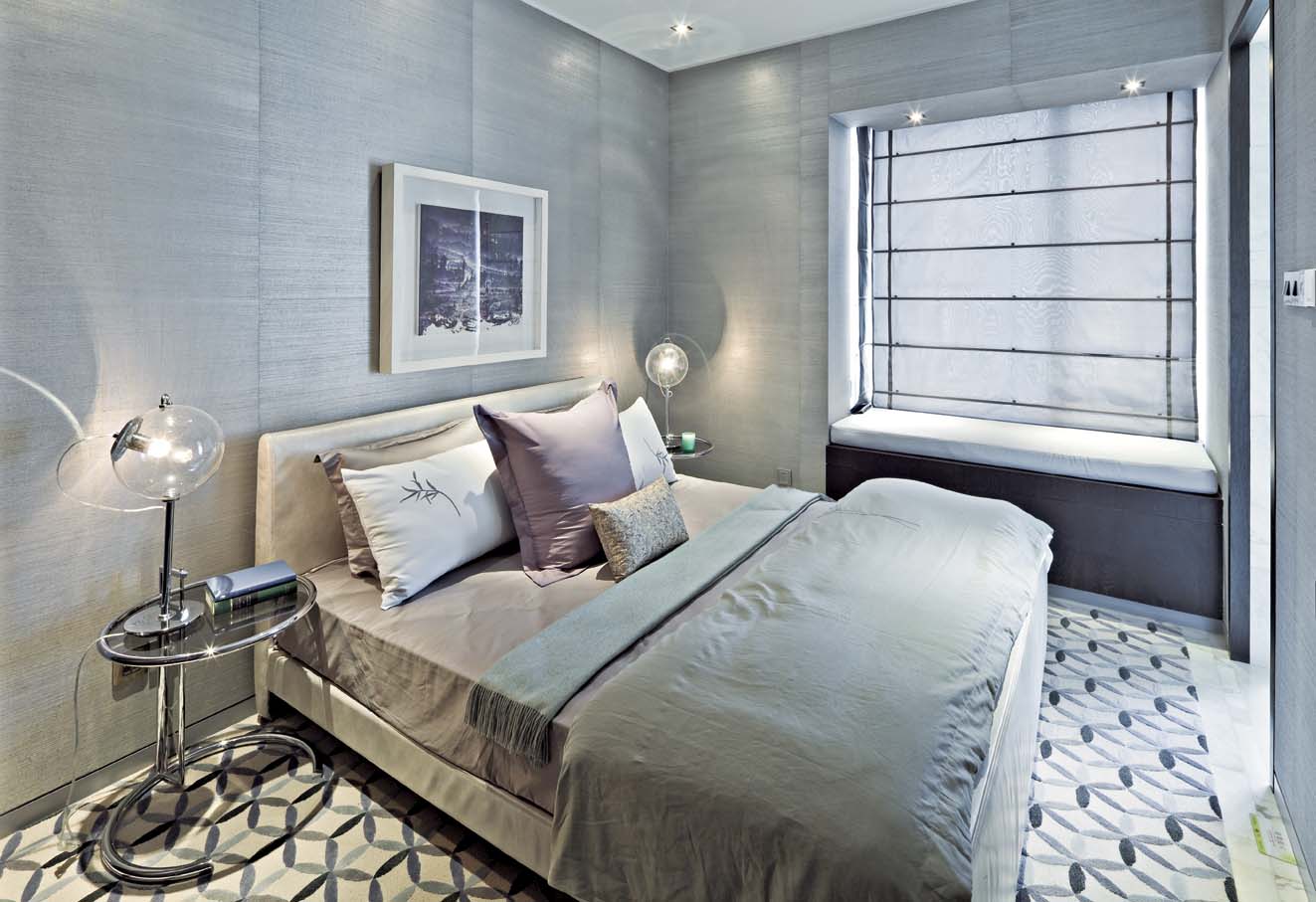 卧室图片来自成都龙发装饰公司在中海城南一号 现代极简风的分享