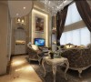 精致的水晶吊灯，造型优雅的古典沙发，古典欧式风格在空间中自然的流露出来。