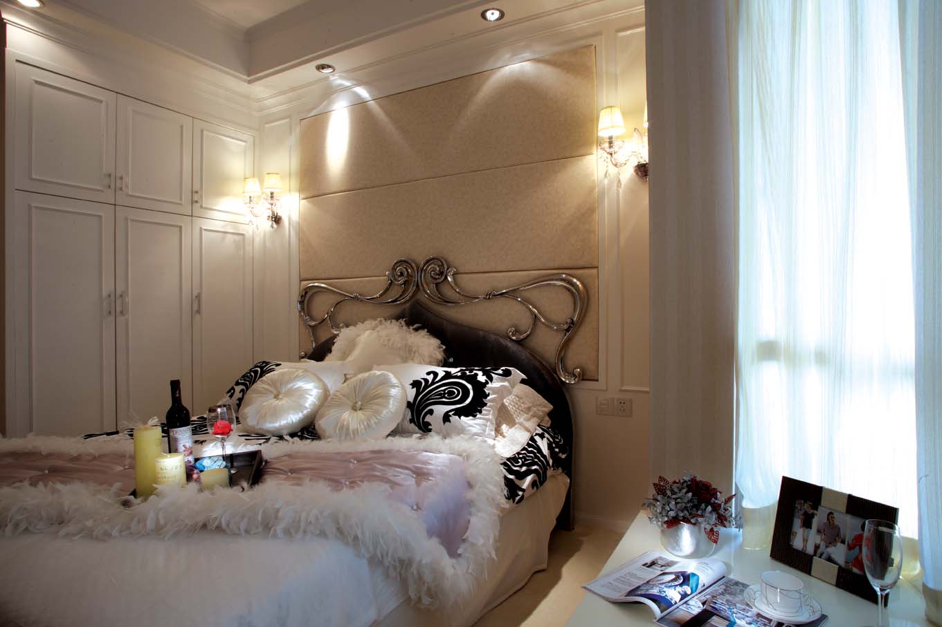 卧室图片来自成都龙发装饰公司在复地雍湖湾 现代设计的分享