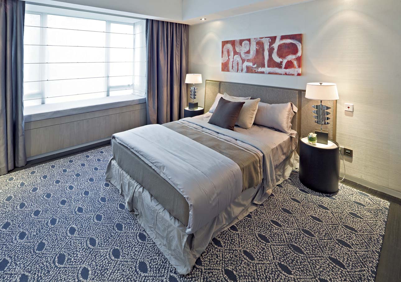 卧室图片来自成都龙发装饰公司在三盛翡俪山别墅 现代风格设计的分享