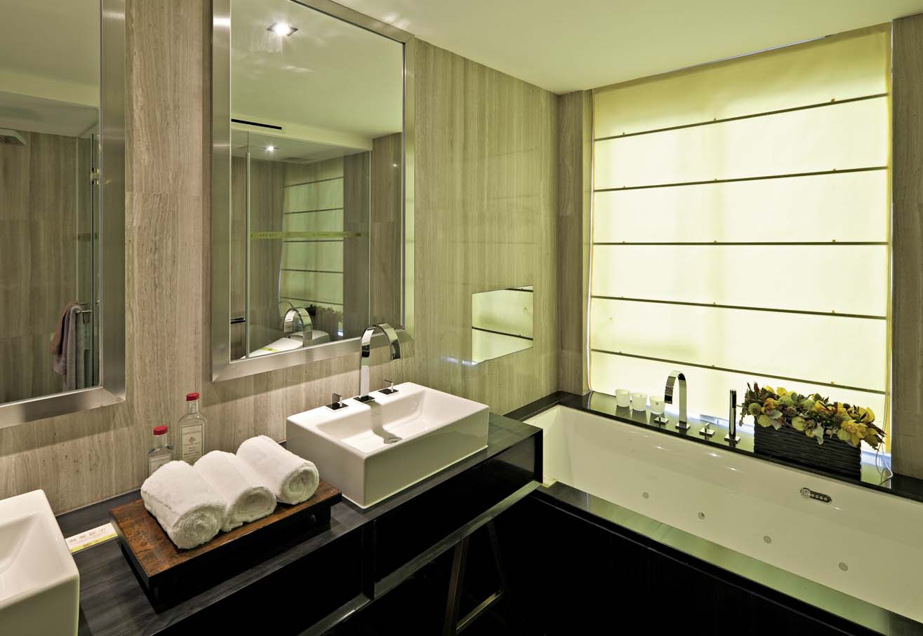 卫生间图片来自成都龙发装饰公司在三盛翡俪山别墅 现代风格设计的分享