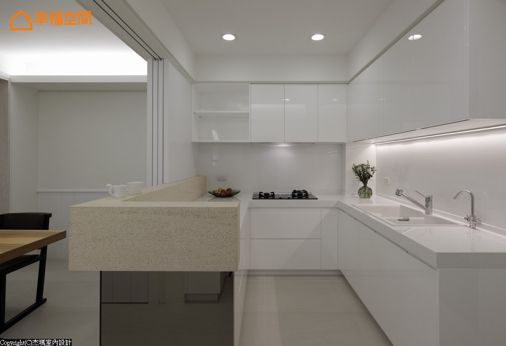 旧房改造 简约 收纳 舒适 厨房图片来自幸福空间在白色俐落里的132 m²小小梦幻的分享