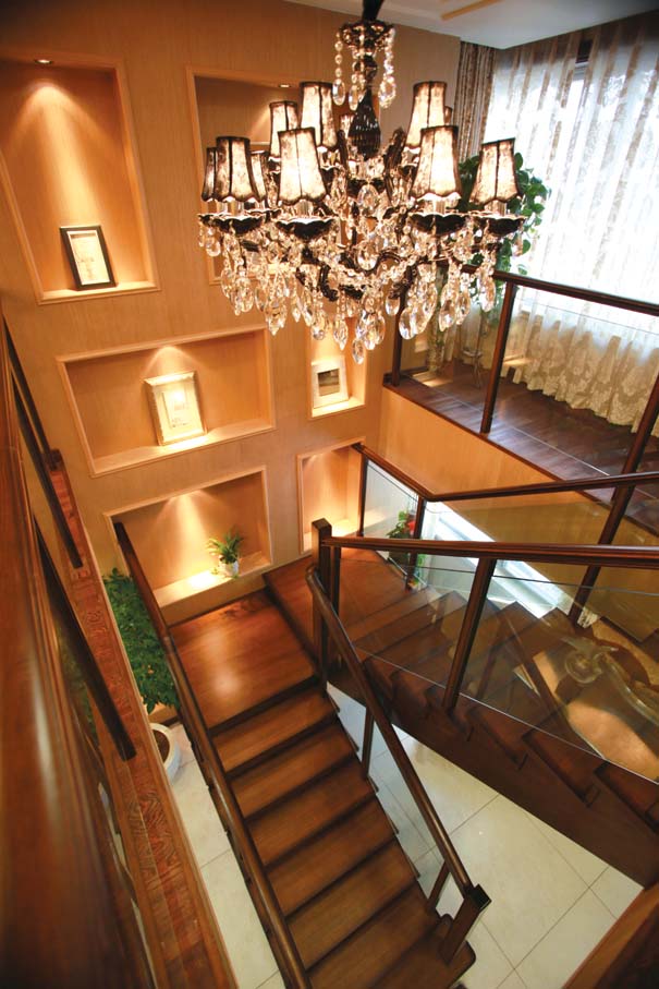 楼梯图片来自成都龙发装饰公司在城南逸家 简欧风格的分享