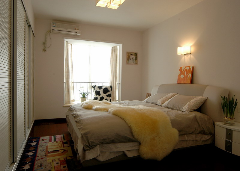 简约 复式 舒适 时尚 温馨 卧室图片来自武汉实创装饰在160平米公寓设计明媚家居生活的分享
