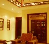 木线条和吊顶以及灯饰，让客厅的中式韵味凸显出来，设计32个赞！