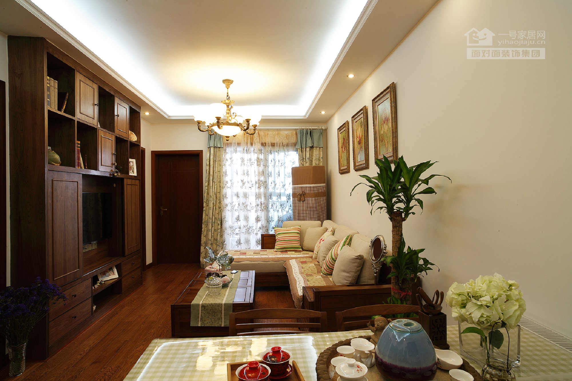 新中式混搭 一号家居网 客厅图片来自武汉一号家居在保利心语  68平米新中式混搭风格的分享