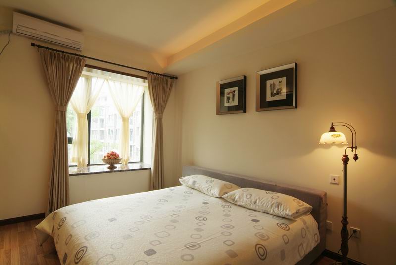 简约 三居 80后 卧室图片来自新空间新整装陈二丫在现代时尚120平米温馨小居的分享