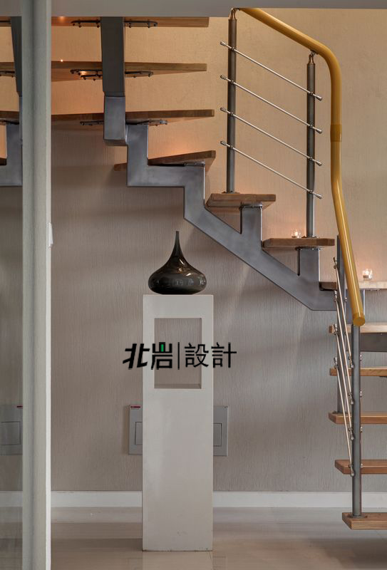 现代 跃层 北岩设计 楼梯图片来自北岩DESIGN在眷鸟——现代的分享