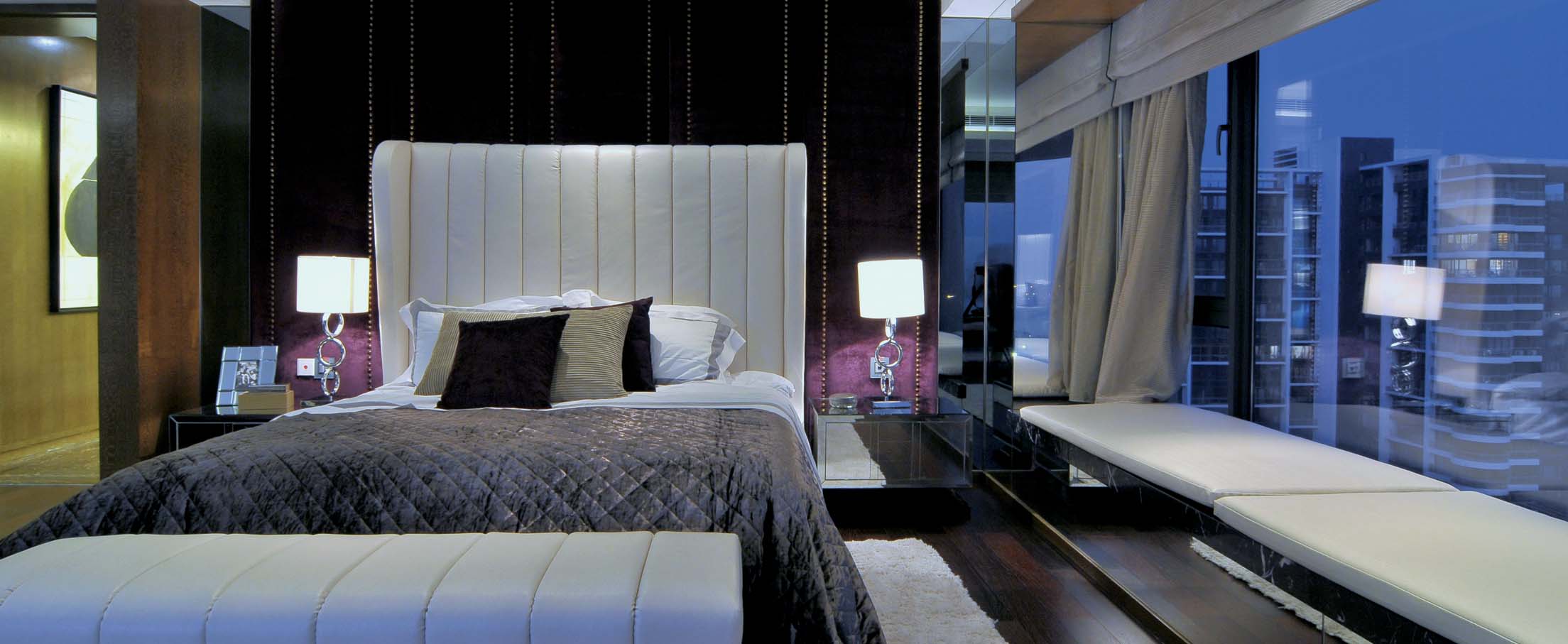 卧室图片来自成都龙发装饰公司在锦丽园别墅 后现代设计的分享