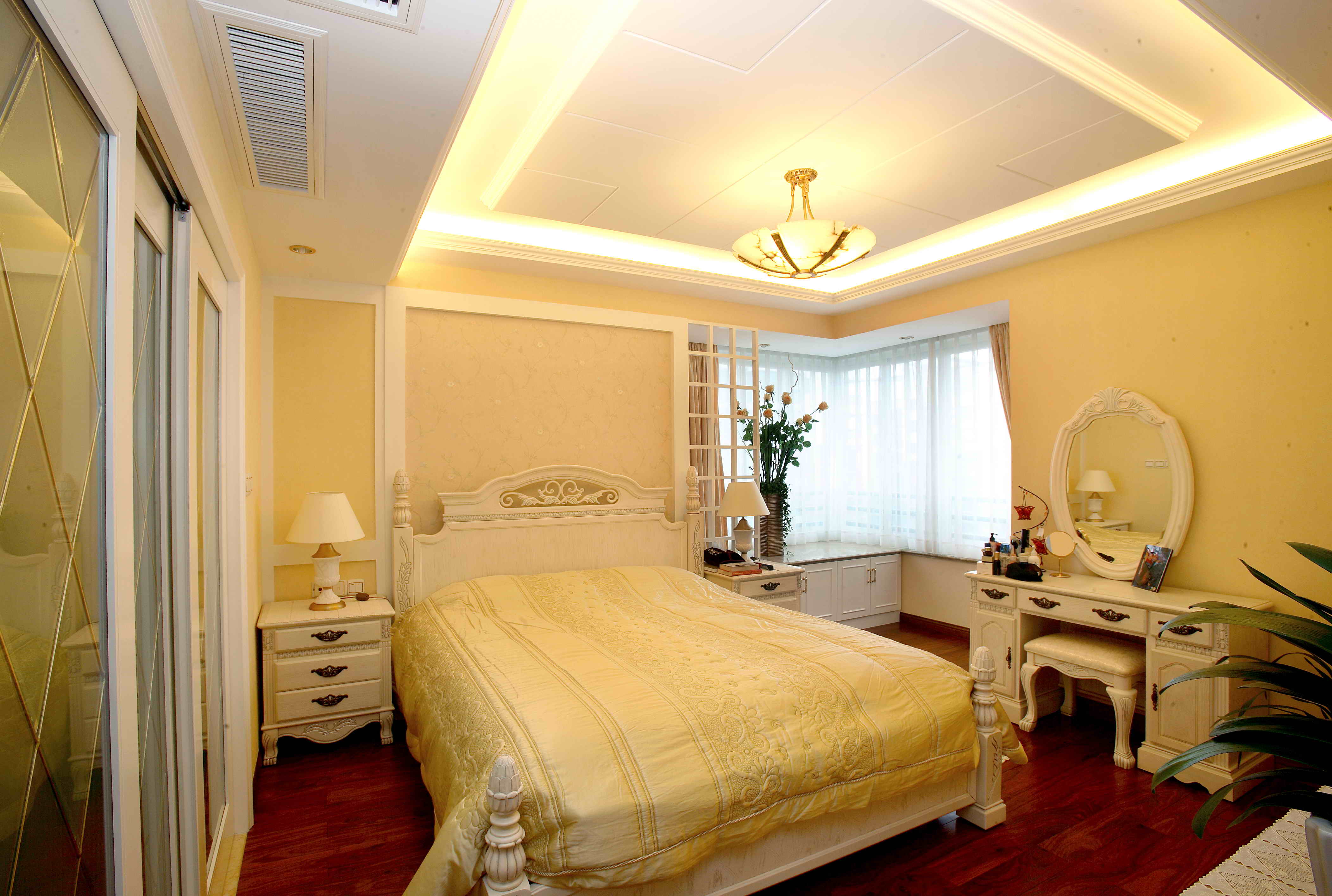 简约 暖色系 简欧 二居 卧室图片来自成都盛世家园装饰在83平米保利花园暖色系简欧风格的分享