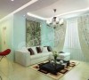 客厅宽敞明亮，沙发位置与影视墙位置比例适中；