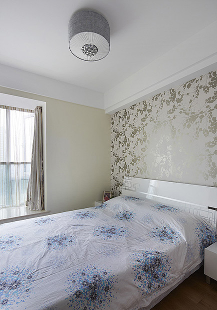 简约 二居 卧室图片来自唯美装饰在融科天城91平简约中式风的分享
