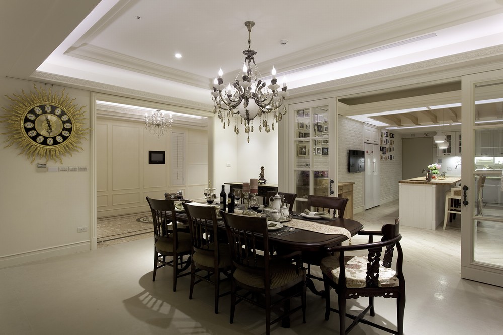 艺术 欧式 4居 白富美 白领 美式 餐厅图片来自幸福空间在240m²金漆勾勒 传世艺术宅邸的分享