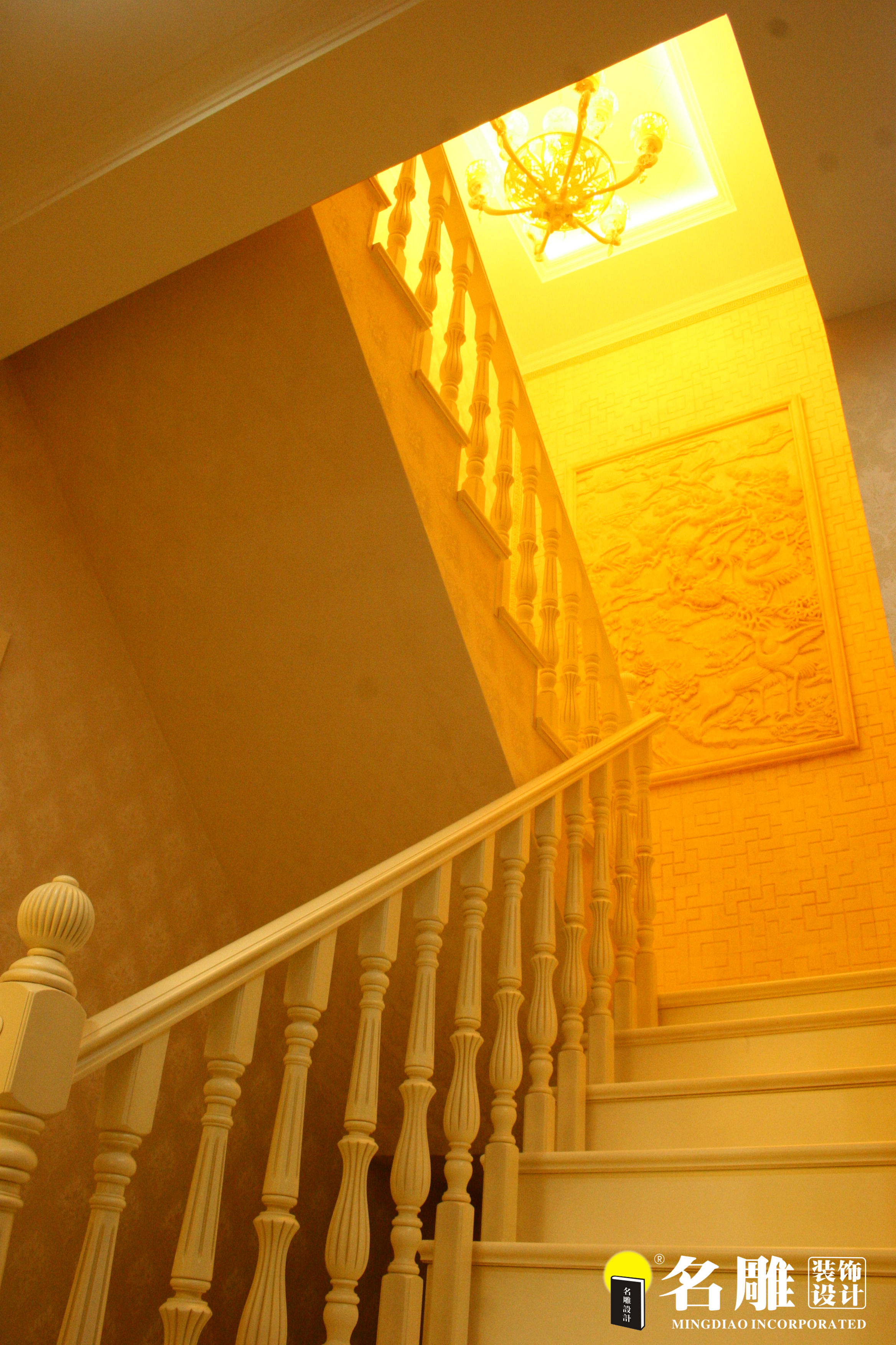 欧式 简欧 别墅 高富帅 白富美 别墅装修 楼梯图片来自名雕装饰设计在简欧风格-首府188平双层豪华别墅的分享