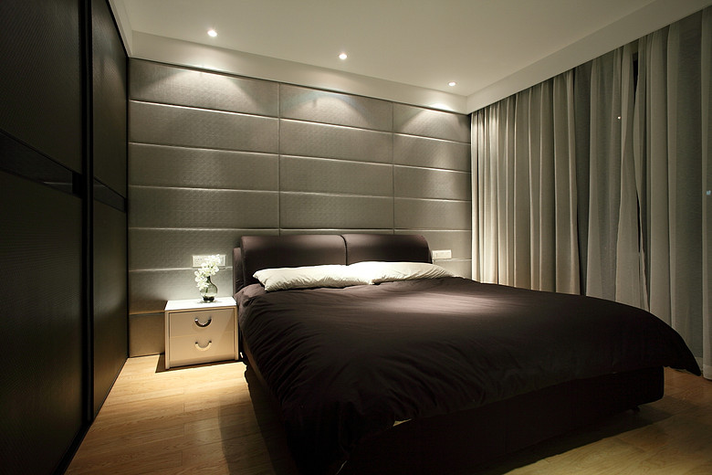 卧室图片来自家装大管家在比梦想更温暖 119平现代舒适3居的分享