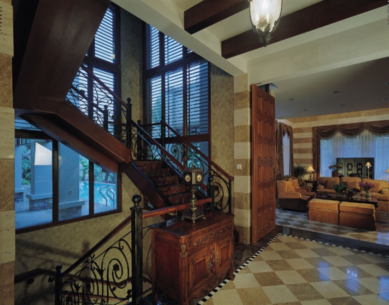 别墅 成都装修 成都装饰 欧式 奢华 楼梯图片来自华西装饰集团在复地御香山低调奢华欧式风格的分享