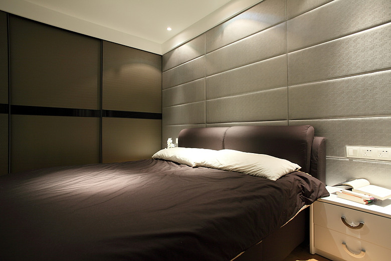 卧室图片来自家装大管家在比梦想更温暖 119平现代舒适3居的分享