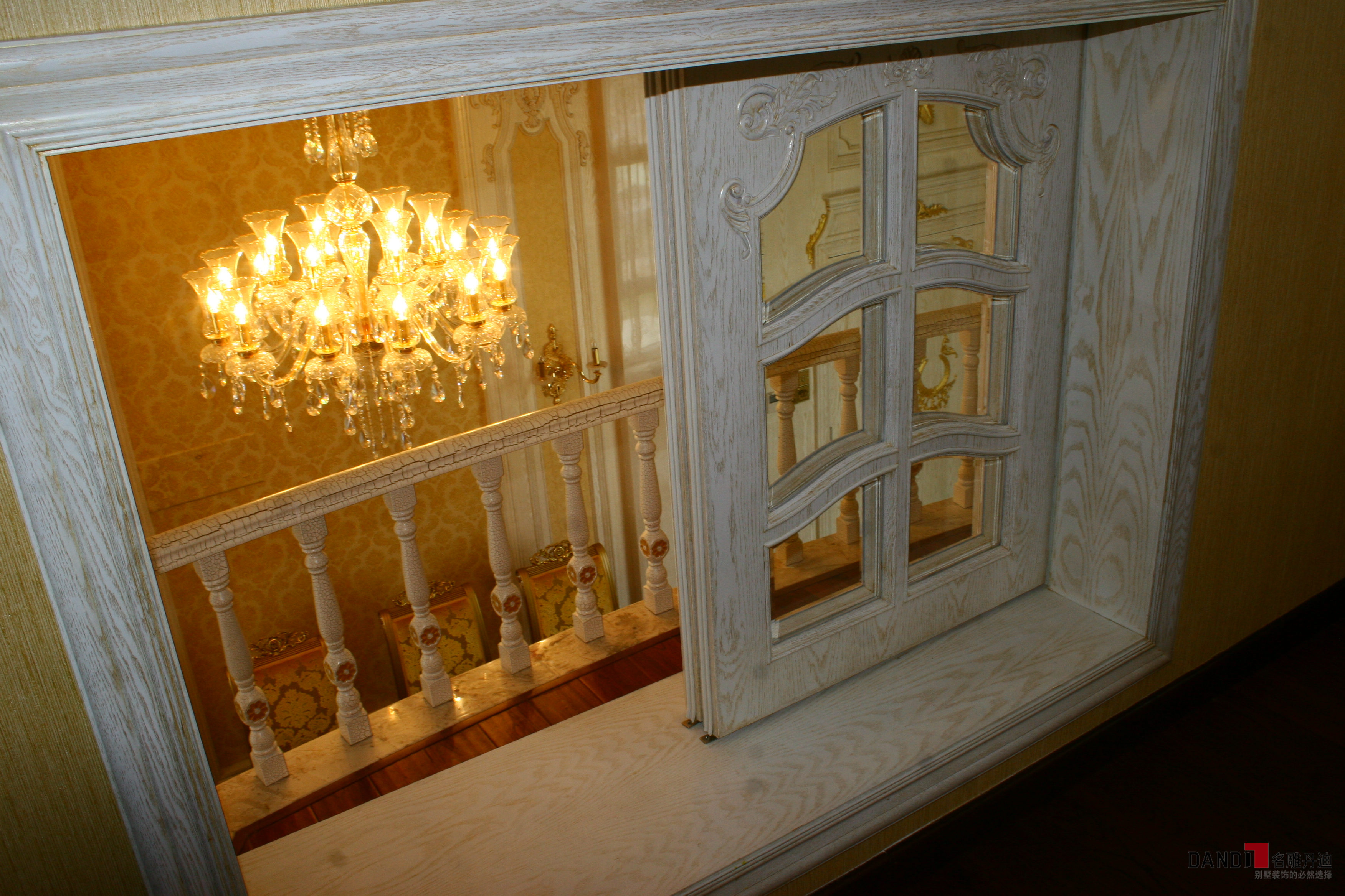 欧式 别墅 别墅设计 高富帅 白富美 名雕丹迪 宏发领域 楼梯图片来自名雕丹迪在欧式—280平双层别墅豪华装修的分享
