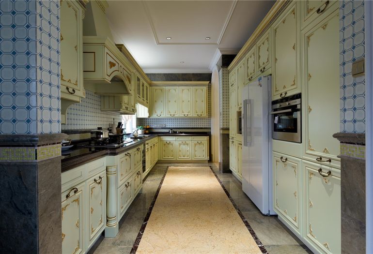法式新古典 别墅装修 尚层装饰 厨房图片来自尚层别墅装饰总部在600㎡情迷法兰西的分享