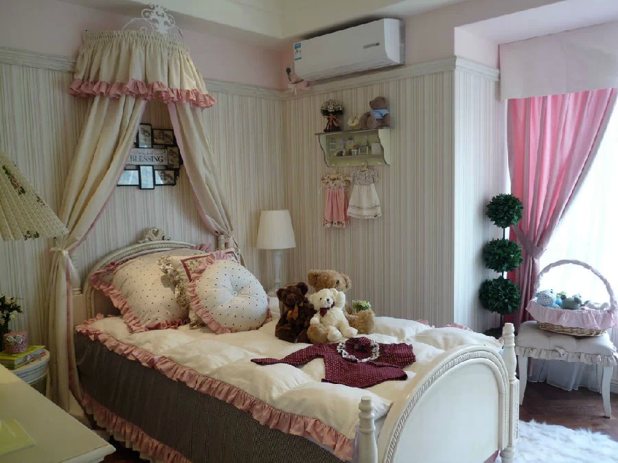 欧式 别墅 混搭 卧室图片来自三金豆豆在天地湾：奢华与甜美欧式系列的分享