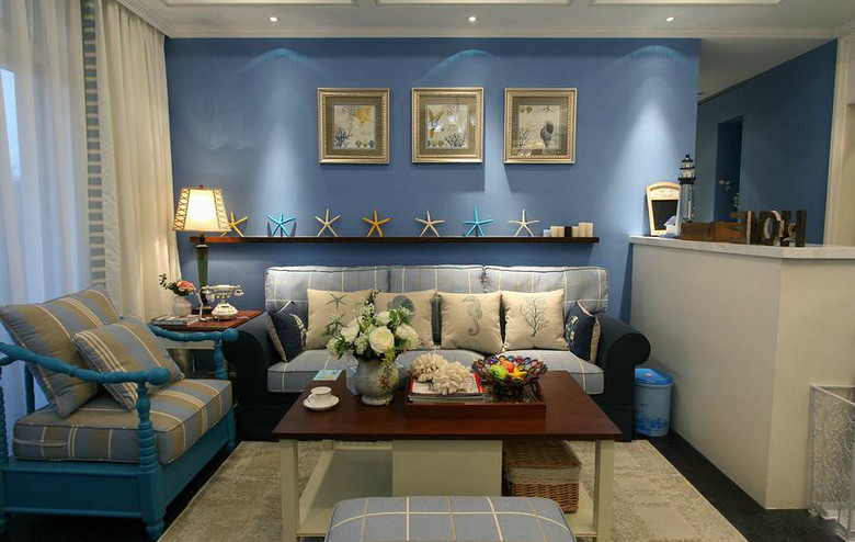 客厅图片来自家装大管家在唤醒生活的蓝色 80平地中海婚房的分享