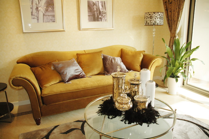 欧式 简约 三居 装修 客厅图片来自南京实创装饰夏雨荷在典雅自然、高贵浪漫的简欧风的分享