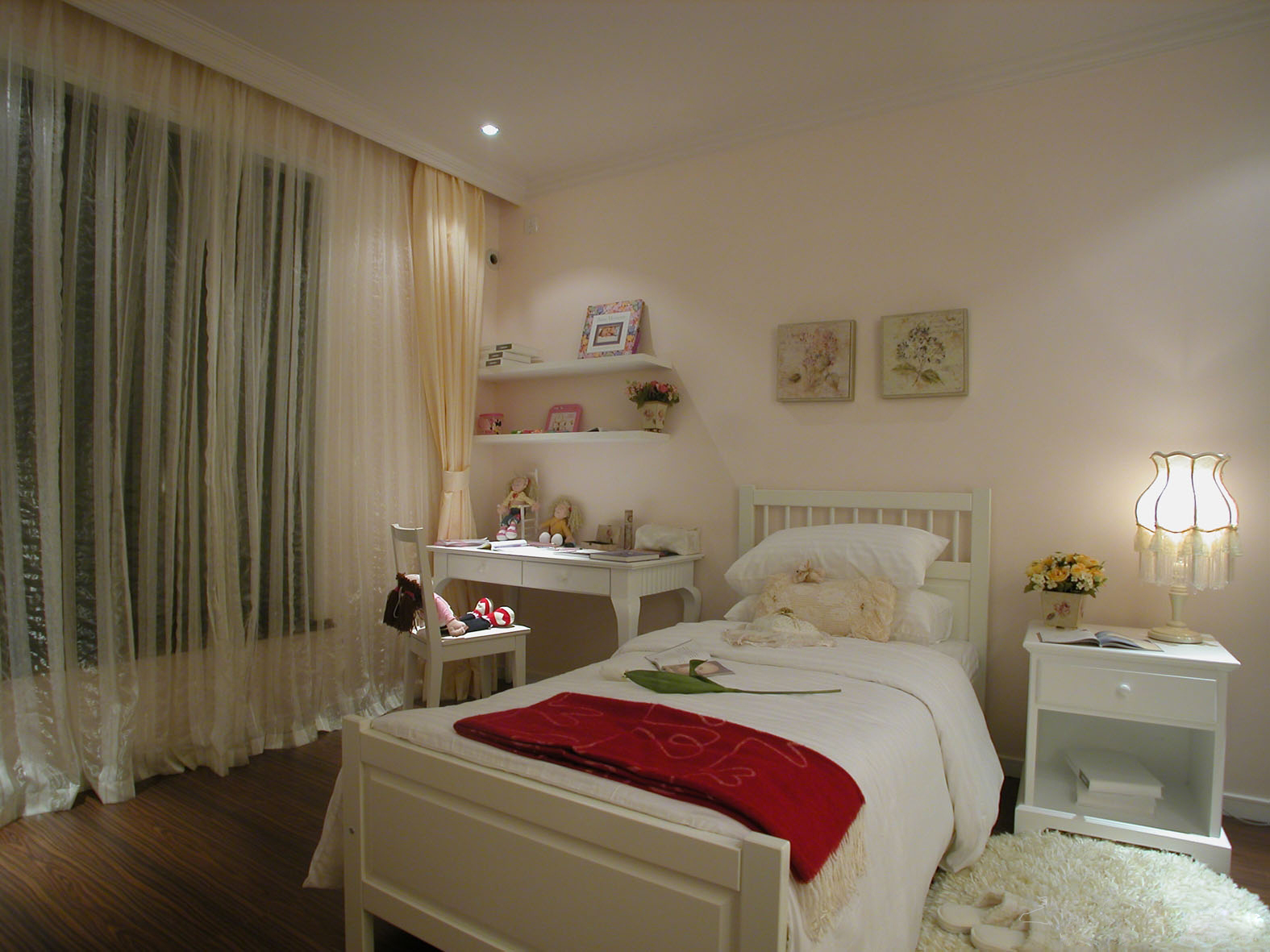 欧式 三居 白领 80后 小资 卧室图片来自菡萏怡景装饰在欧式淡雅样板间的分享