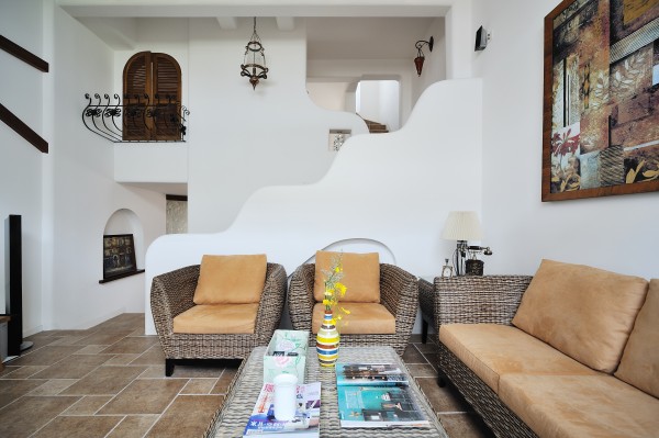 别墅 白领 小资 旧房改造 客厅图片来自iclwy小朋友在美丽的地中海风格的分享