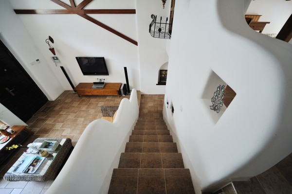 别墅 白领 小资 旧房改造 楼梯图片来自iclwy小朋友在美丽的地中海风格的分享