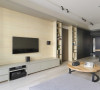 采用纹理细致的白杨木皮作为客厅主视觉面，感受空间的优雅品味。