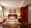窗帘的颜色和室内的色彩搭配出温馨的气氛