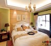 卧室的造型和整体色调都力求简约，温馨就好，一个让人好梦的地方。。