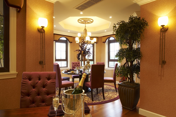 欧式 别墅 现代 武汉别墅 舒适 餐厅图片来自武汉实创装饰在现代与欧式的完美融合的分享