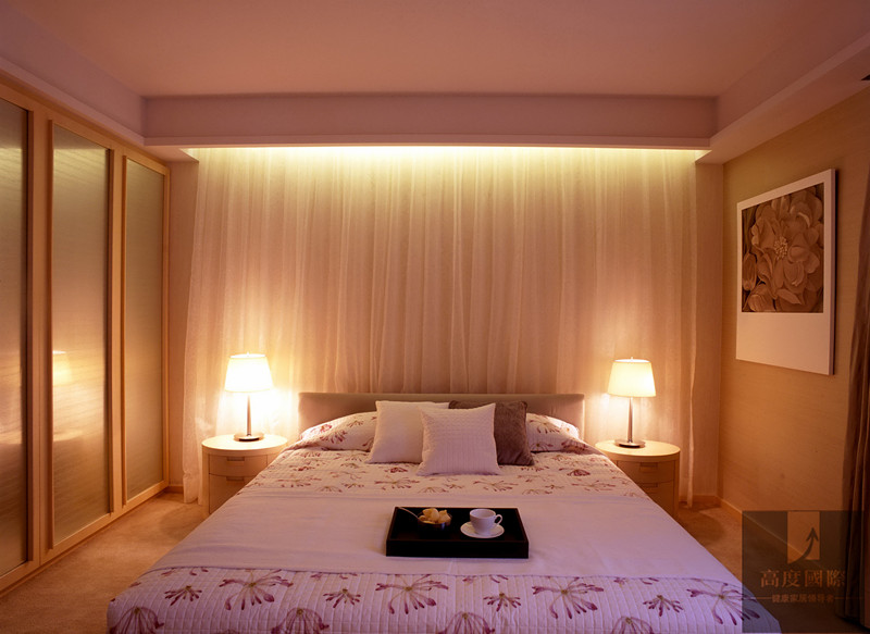 别墅 简约 港式 生活格调 卧室图片来自高度国际装饰韩冰在港式简约实景效果的分享