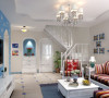 客厅：颜色以蓝白为主调，通过鲜艳色条的沙发使整个空间灵活而温馨。

色彩搭配：整体空间色彩以蓝色系为主，稍有深色加以点缀。