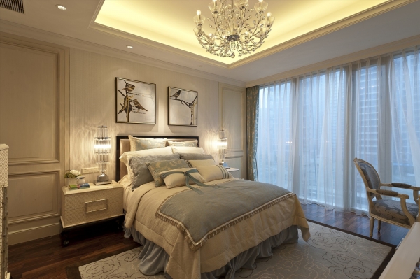 卧室图片来自石家庄品界国际装饰在国仕山175平米欧式风格装修的分享
