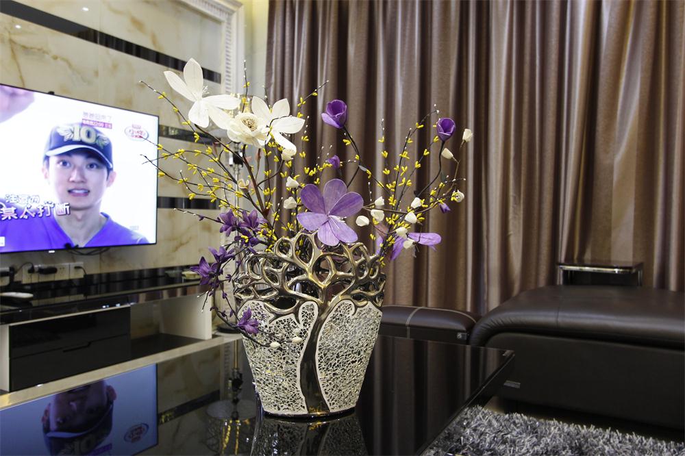 客厅图片来自深圳浩天装饰在桃源居首府的分享