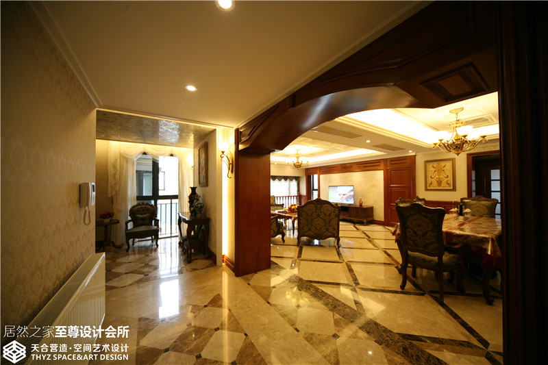 美式 混搭 清新 舒适 客厅图片来自武汉天合营造设计在东湖春树里200平美式混搭的分享
