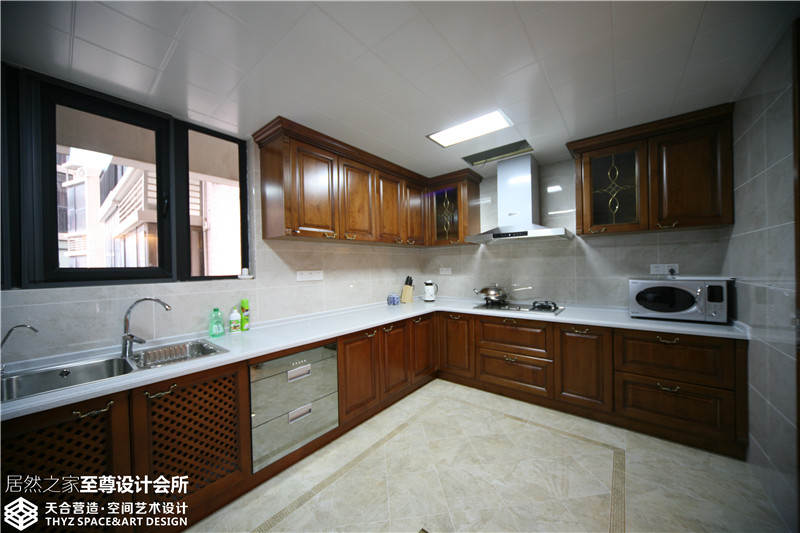 美式 混搭 清新 舒适 厨房图片来自武汉天合营造设计在东湖春树里200平美式混搭的分享